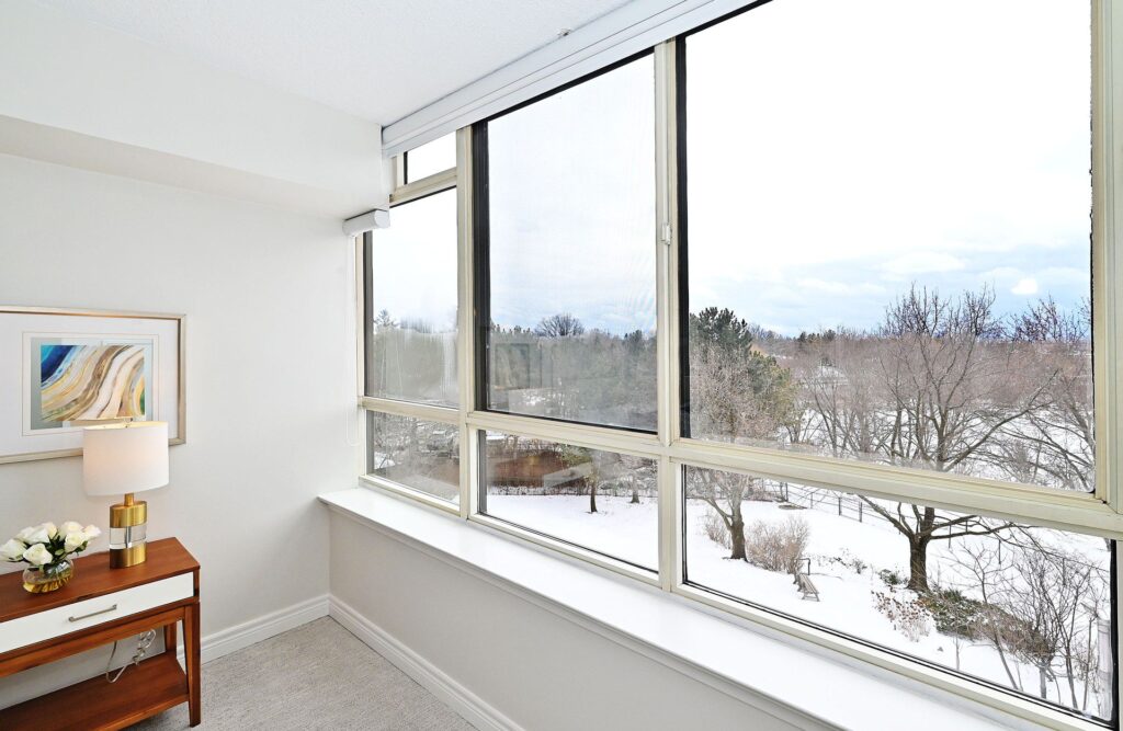 408-55 Austin Drive, Unionville - Bedroom 1 Windows