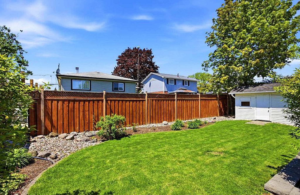 Pickering West Shore | Yard 2 Pickering West Shore | Yard 2